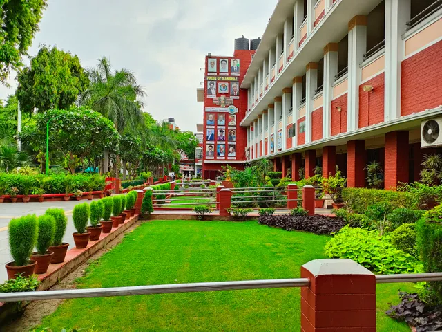 Hansraj College