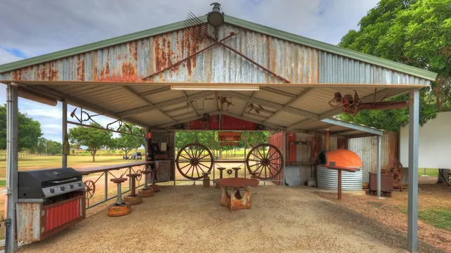 Aussie Outback Oasis Holiday Park