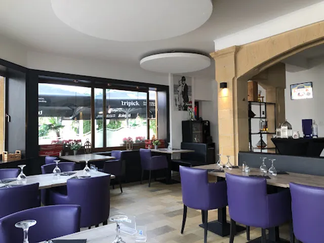 Aux Portes De La Gaume