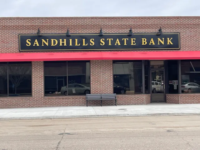 DJ's Restaurant Bar & Grill