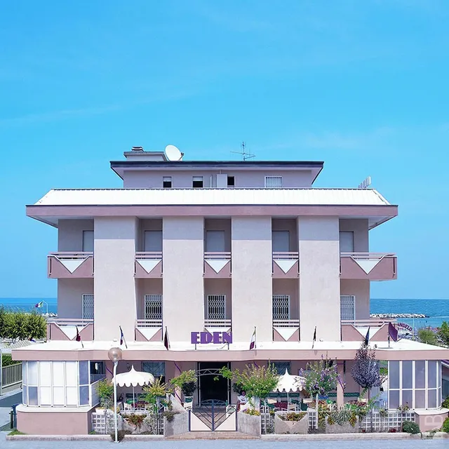 Hotel Eden direttamente sulla spiaggia