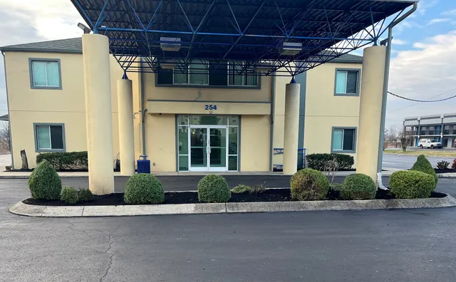 Howard Johnson by Wyndham Clarksville Tennessee