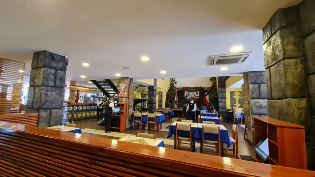 Restaurante Peruano "Fina Estampa"