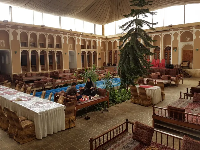 Mozafar Restaurant