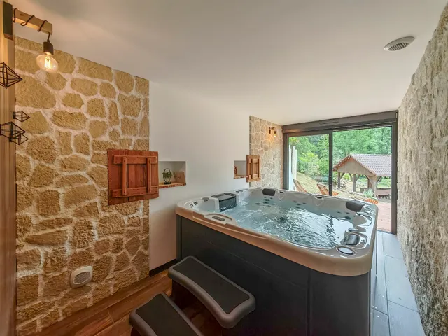 Gîtes En Plain'Nature avec Jacuzzi privatif