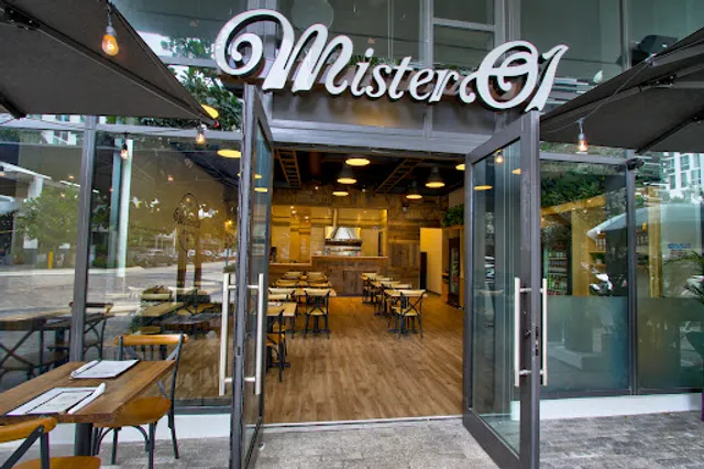 Mister O1 Extraordinary Pizza - Aventura