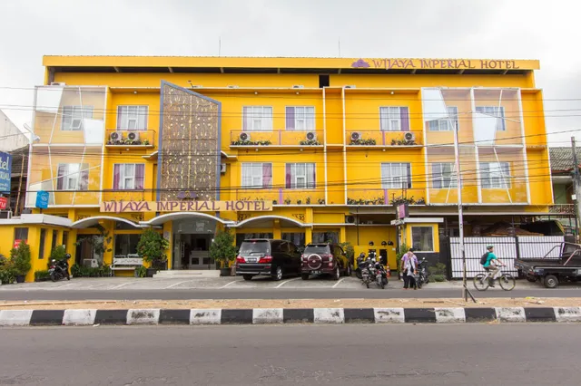 OYO 296 Wijaya Imperial Hotel