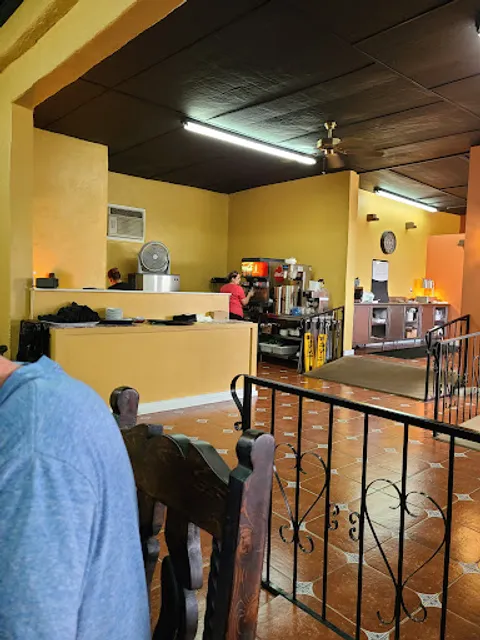 Del Barrio Restaurant