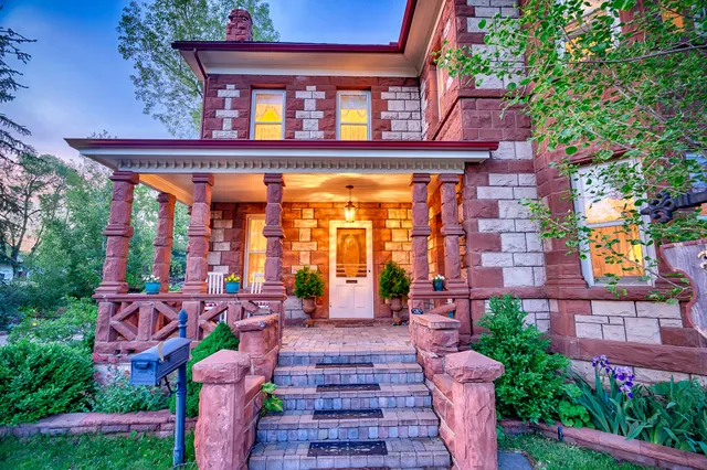 England House Bed & Breakfast