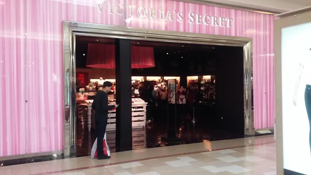 Victoria's Secret & PINK