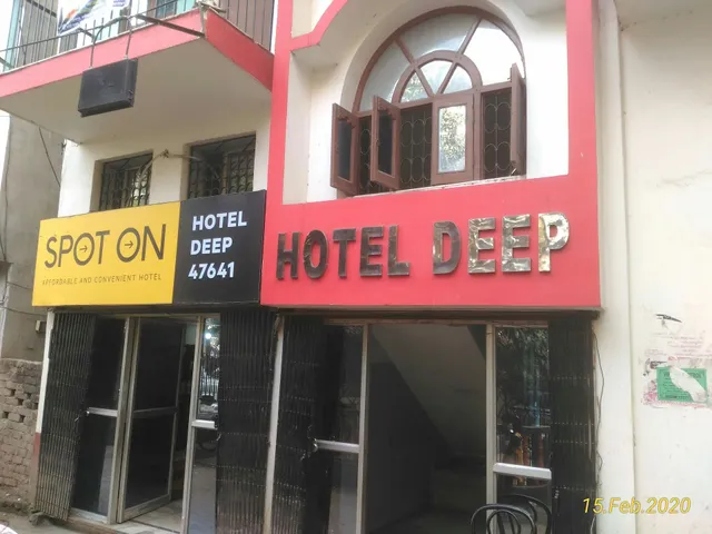 OYO 47641 Hotel Deep