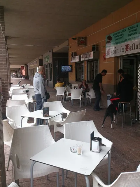 MESÓN CÁCERES LA BELLOTA RACIONES Y TAPAS