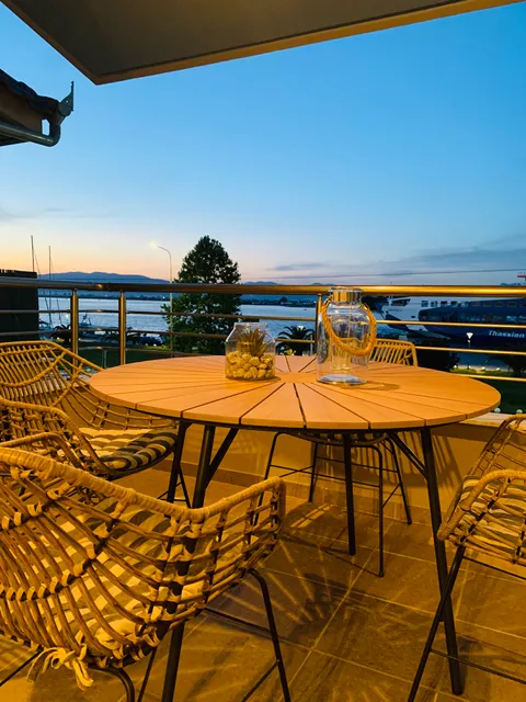 Port Side Apartments