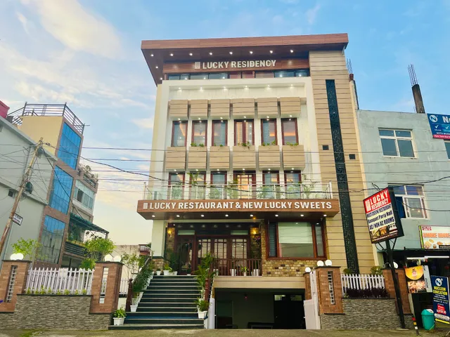Hotel Lucky Residency