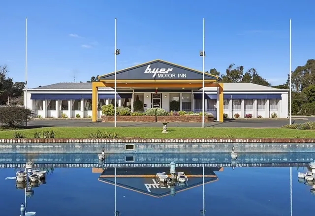 Byer Fountain Motor Inn