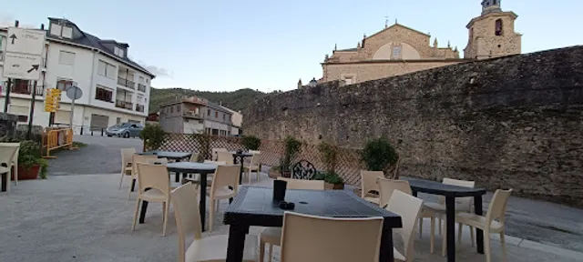 La Colegiata Food and Drinks