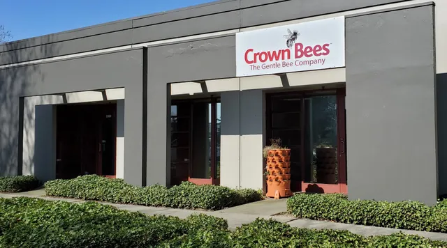 Crown Bees - Solitary Bees, Houses & Supplies