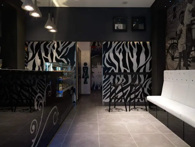 Dejavu' Luxury Lounge