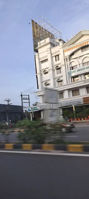 OYO SilverKey Empire Plaza