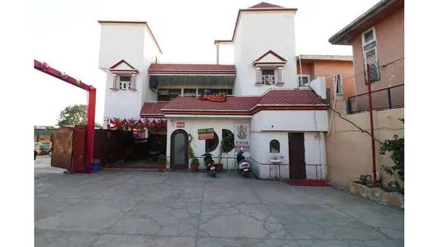 OYO 30467 Sheela Resort