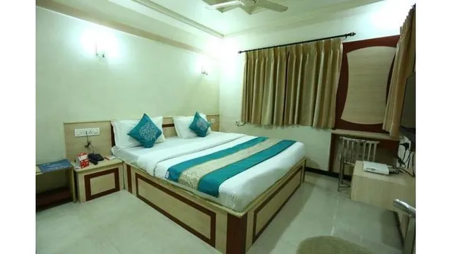OYO 2590 Hotel Ever Krishna