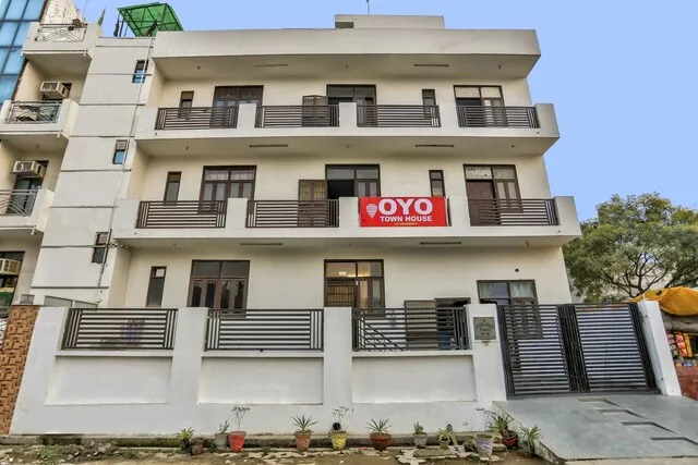 Collection O Ay Residency Near PVR Ansal Plaza Greater Noida