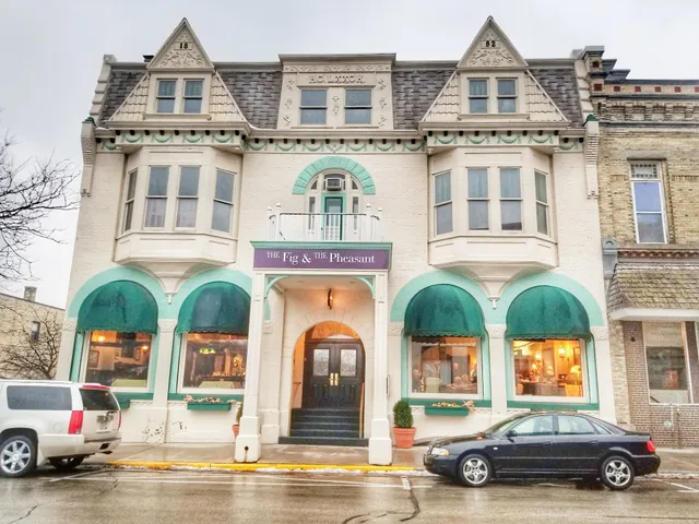 52 Stafford. Hotel, Restaurant & Irish Pub