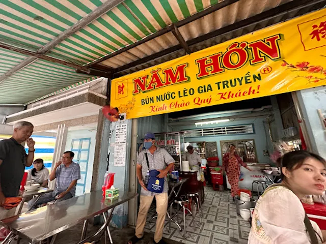 Bún nước lèo Năm Hớn