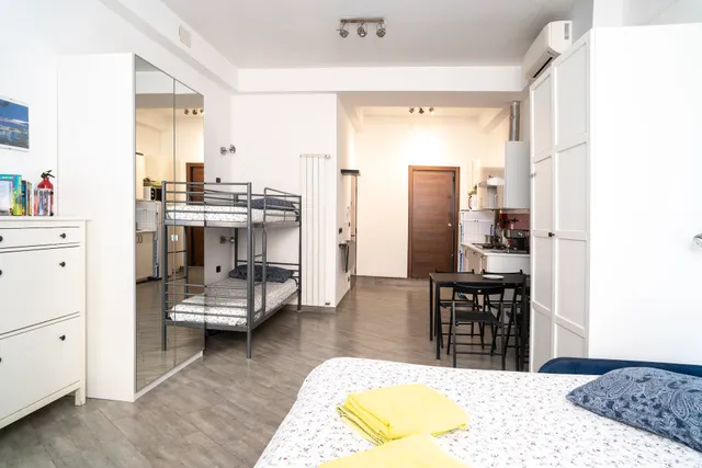 House in Genoa Center 2