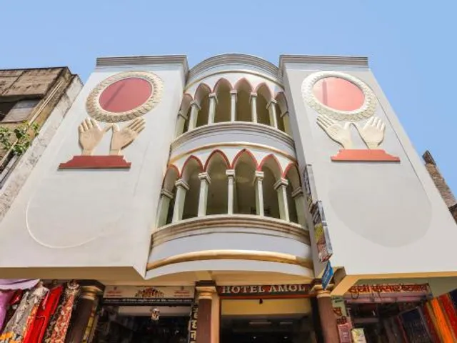 SPOT ON 49066 Hotel Amol Nac