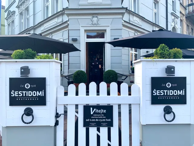 Šestidomí - restaurace