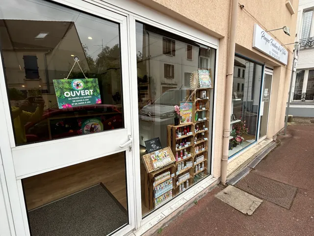 The Island Vape Shop and CBD in Versailles, France - reviews,open  hours,photo spots, things to do