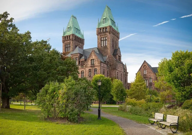 The Richardson Hotel