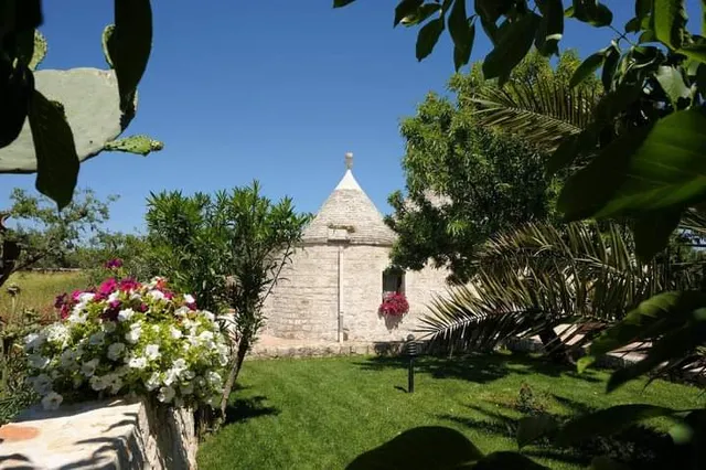 Trullo del Mandorlo