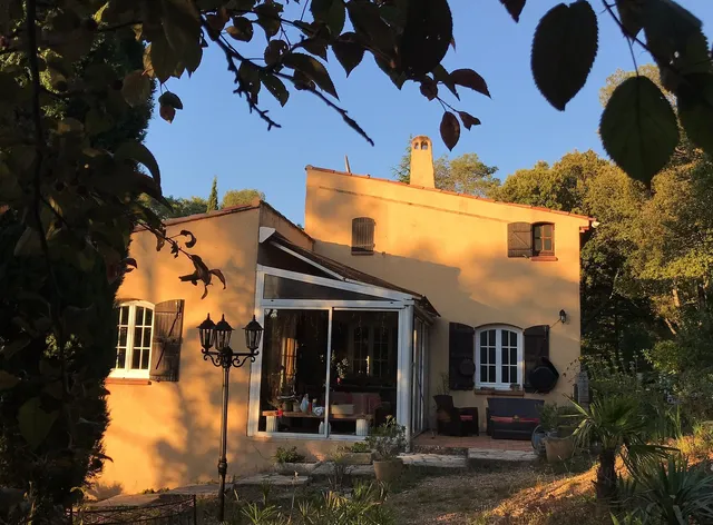 At Dolmen Provençal