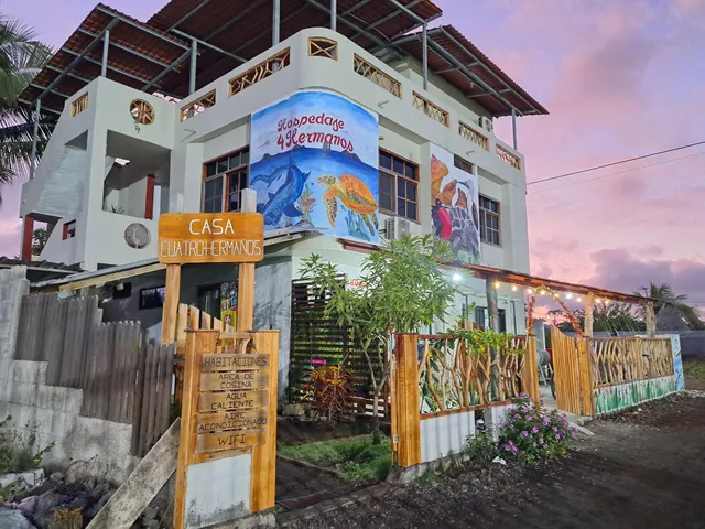 Hospedaje 4 Hermanos