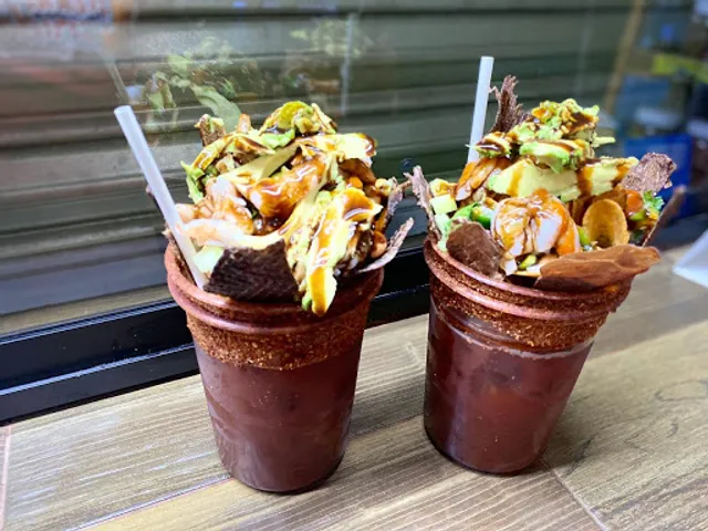 La Reyna De La Cruda