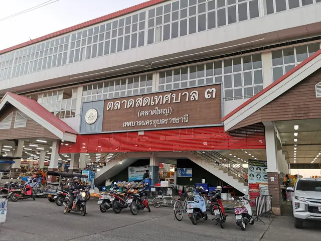 Talad Yai market (Big Market)