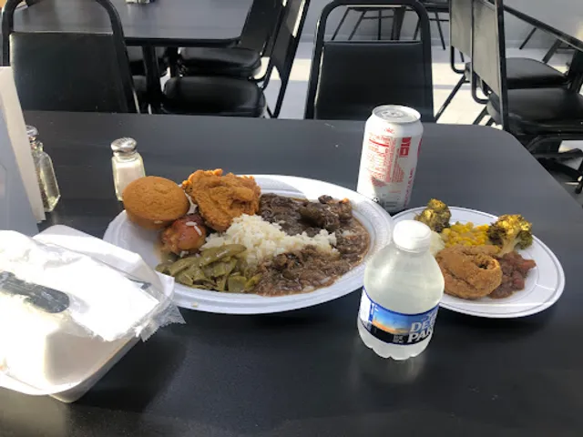 MR WINGS N’ THINGS CAFE