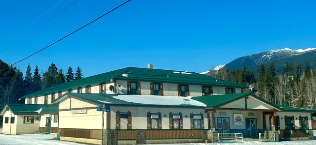 Valemount Hotel And Log & Rail Bar