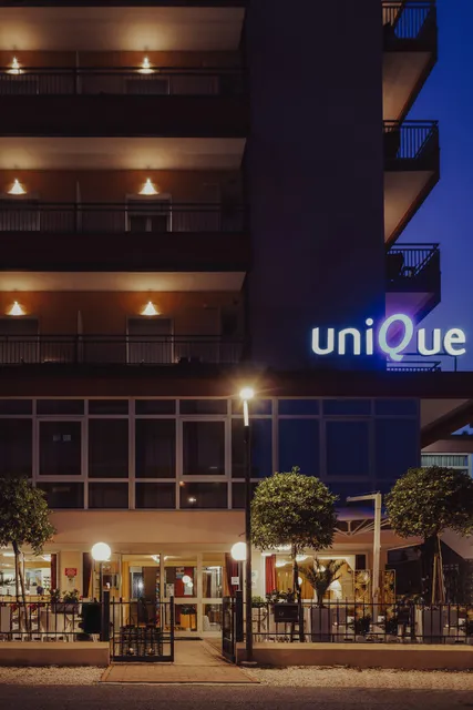 Unique Hotel