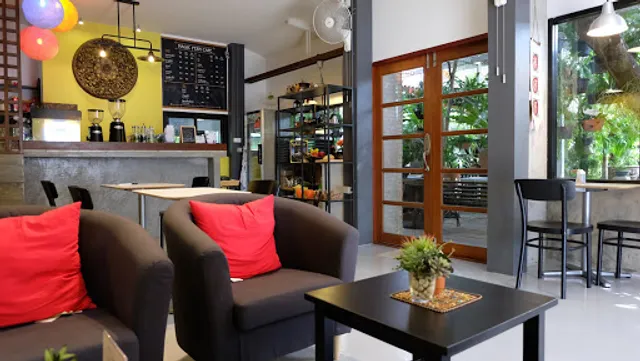 Magic Fern Cafe & ไก่ย่างคุณหมอ