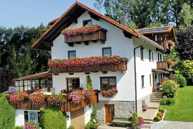 Ferienwohnungen Göstl