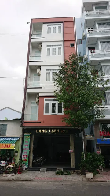 Làng Sen Hotel