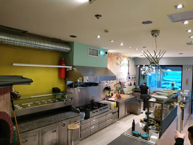 La Creperie and Pizza