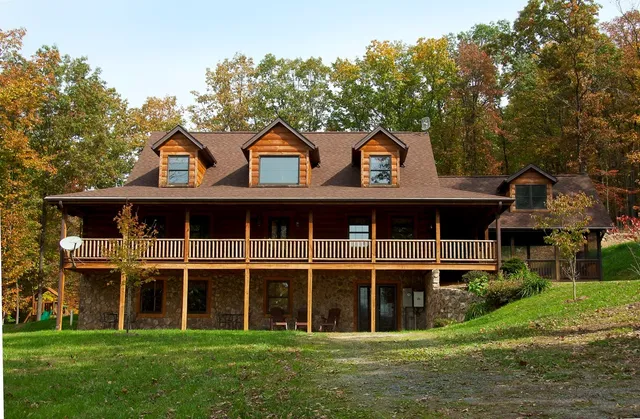 Shenandoah Woods - Cabins, Lodges and Wedding Venues