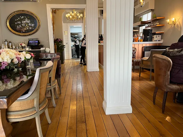 PEMBE YALI RESTAURANT & CAFE