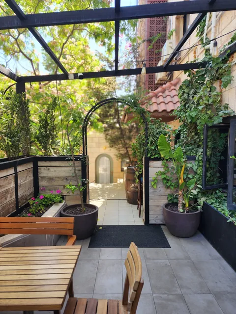 Julia's Hotel Suites