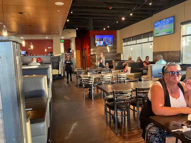 WINGERS Restaurant & Alehouse