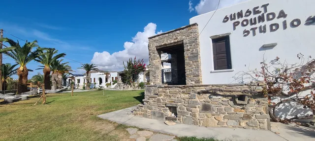 Sunset Pounda, Studio & Apartments